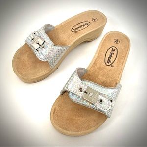 DrScholl’s Rare Style Comfort Sandals.